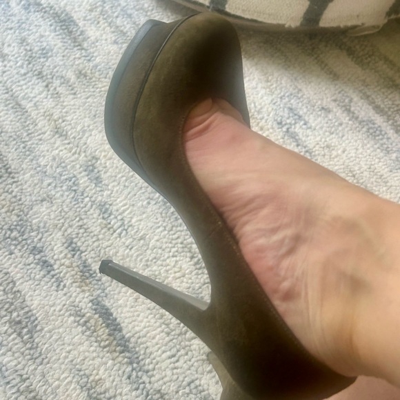 YSL Suede Platform Pumps- Size 35 - Picture 11 of 11